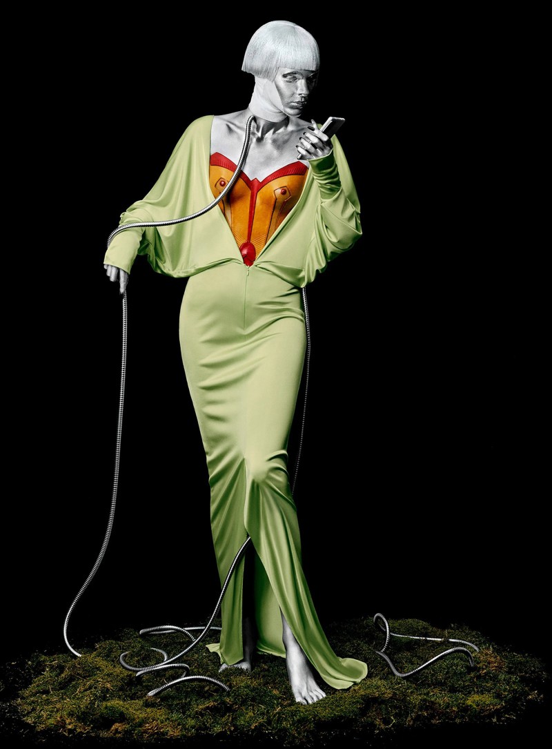 vittoria-ceretti-by-rafael-pavarotti-for-vogue-italia-april-2022-5-1 domitille basso thyrse floral artist