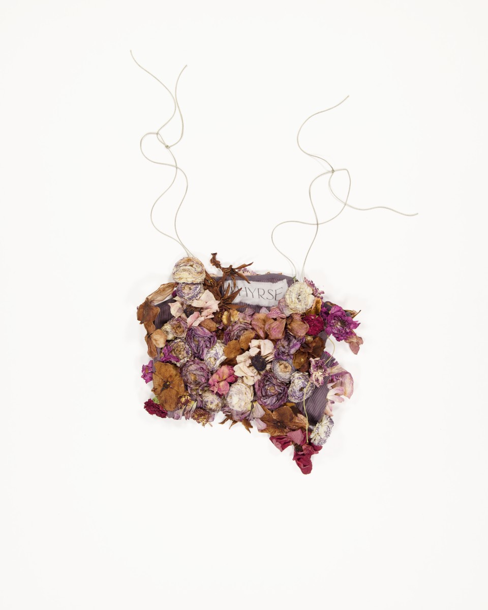 thyrse domitille basso artiste florale collection végétale top brodée de fleurs séchées